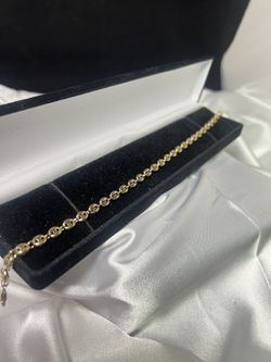 Gucci 14KYG anklet/bracelet 10”