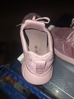 Adidas Swift Run 22 womens 8.5