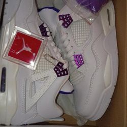 Jordan 4 Size 9 purple/White court 