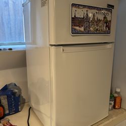 White Magic Chef Mini Fridge + Freezer