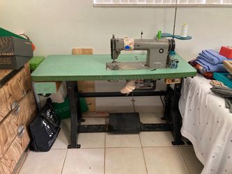 Vintage Juki industrial Sewing Machine