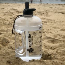 PREMIUM GRIP Gallon Motivational Gym Water Bottle 