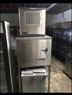 SCOTSMAN NUGGET ICE MACHINE