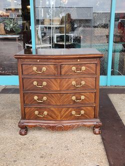 Antique chest of drawers