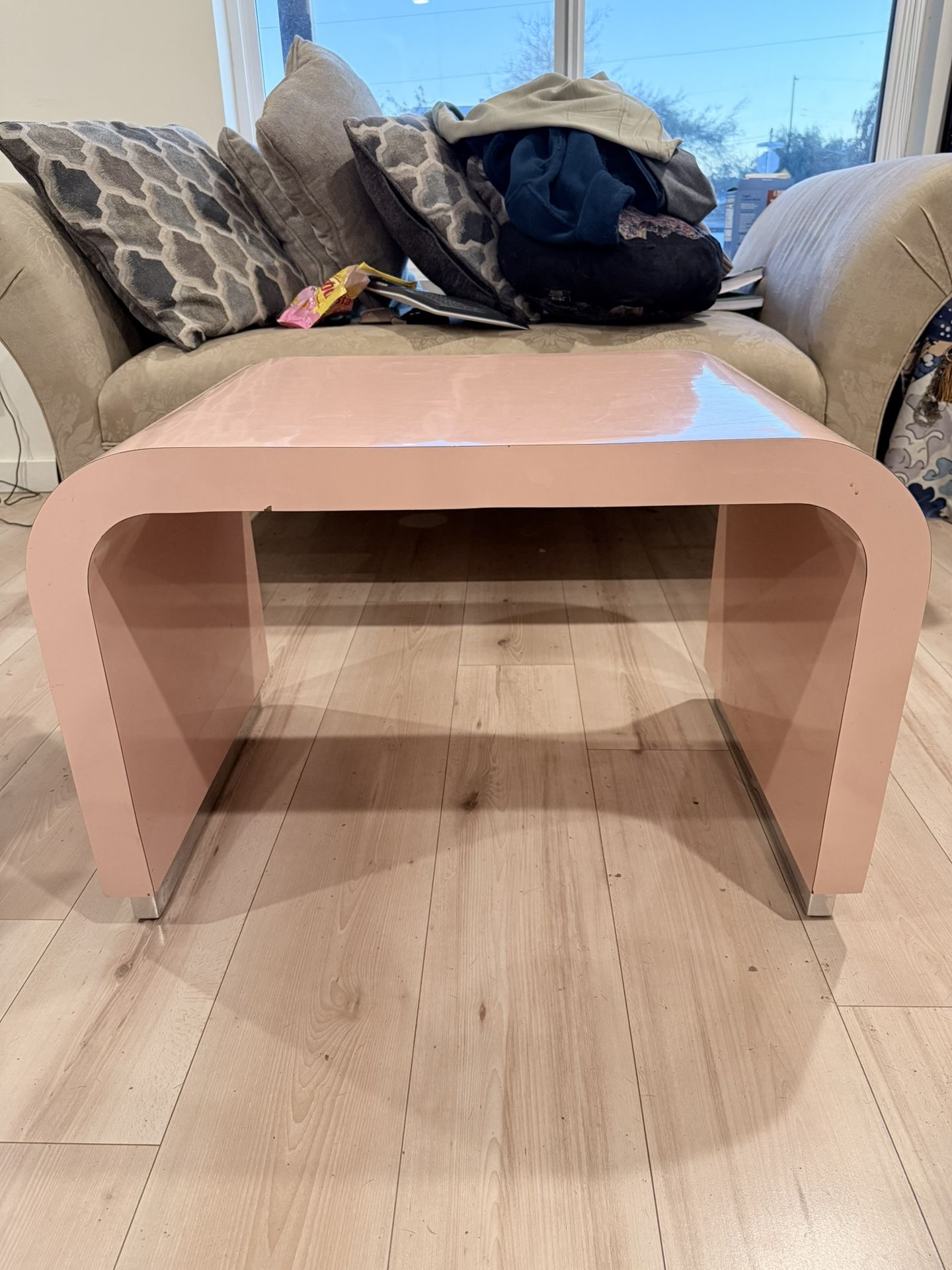 pink coffee/side table NEED GONE BY 11/30