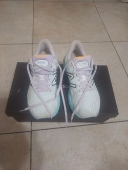 New Balance Fresh Foam 880 v11 White Blue Chill w size 8/5