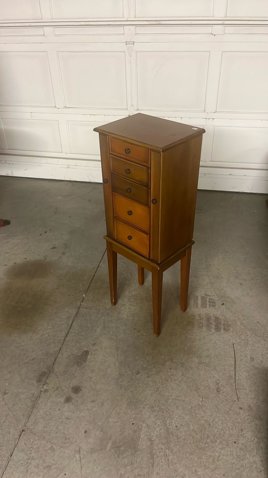 Jewelry Furniture