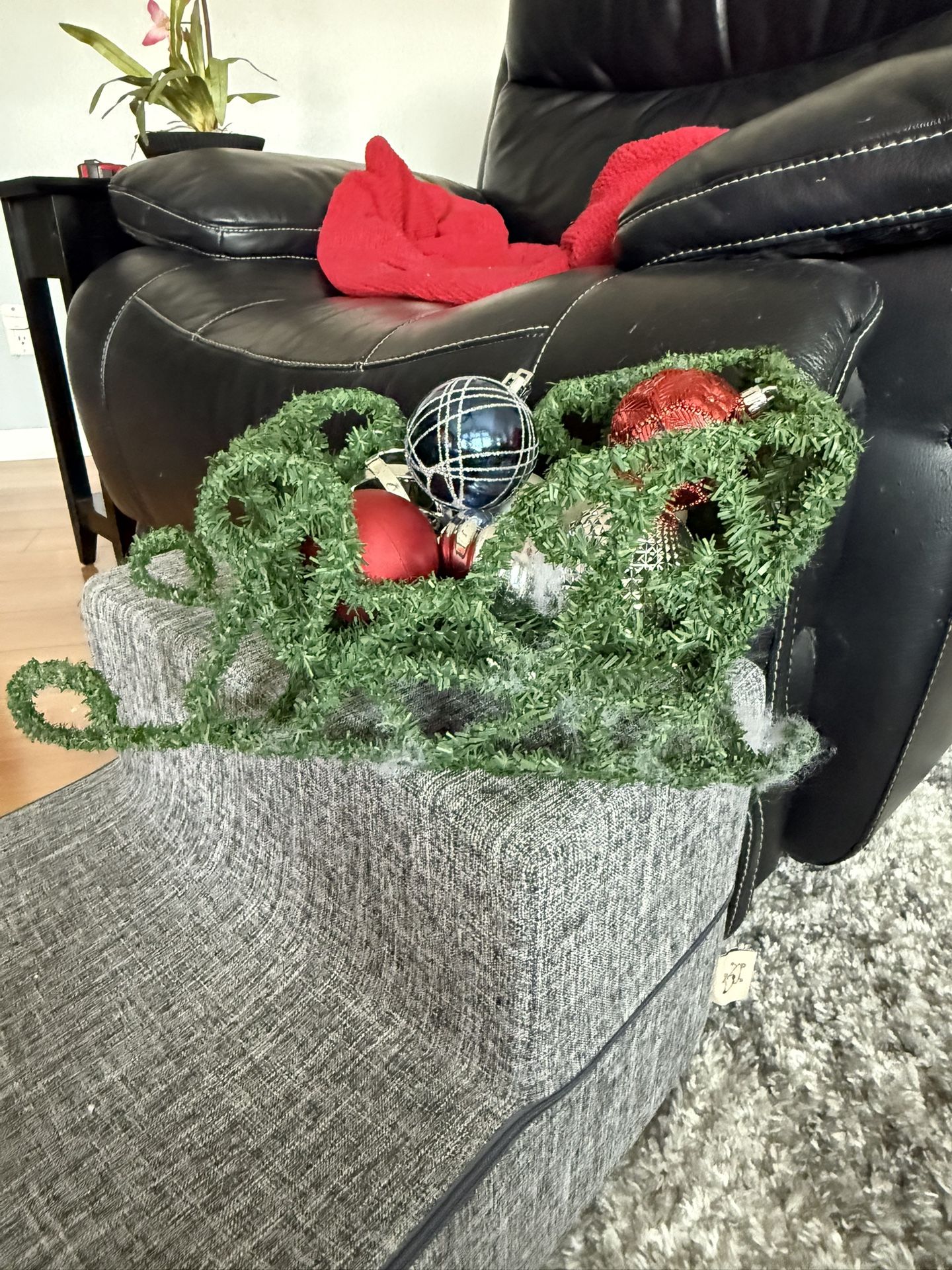 Holiday Green Sleigh