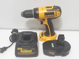 DeWalt 18v Drill 1/2 Inch/7.2v-18v Quick Charger/18v Battery Holds Charge like New. All Works Great