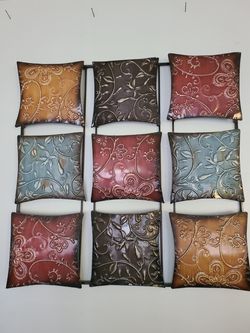 Pier 1 imports 2 cuadros de decoracion varios colores