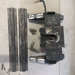 5th Wheel Hitch With Brackets