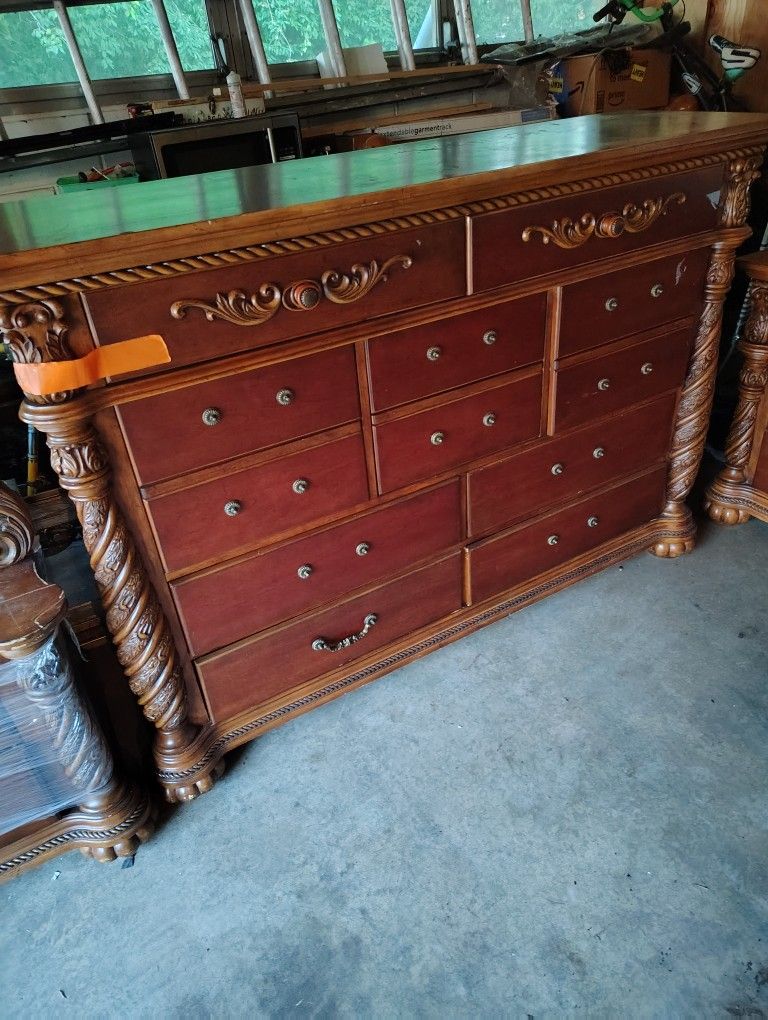 Beautiful Antiques Dresser