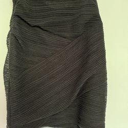 BCBG MAXAZRIA designer jet black patterned Mini skirt size small