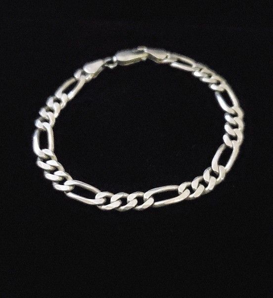 7" x 7 mm Solid Sterling Silver Figaro Chain Bracelet. Made in Italy, Flawless! Signed AZ