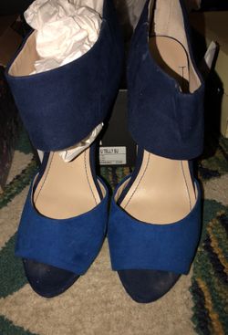 BCBG blue suede shoes ðŸ‘