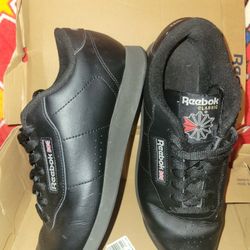 Size 9 Womens Reebok Princess Classic Low Black