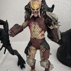Predator Statue!