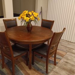 Like New Dining Room Table