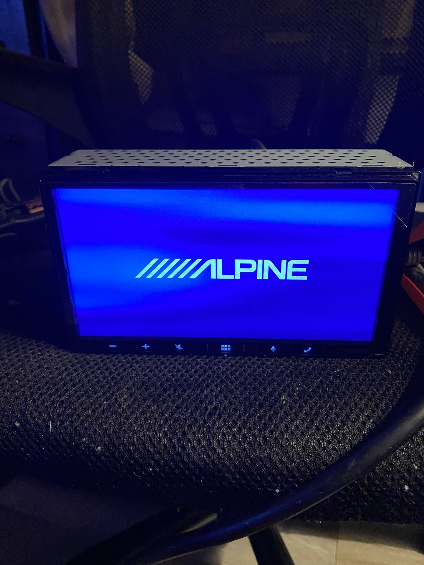 Alpine Double Din With Car Apple Play