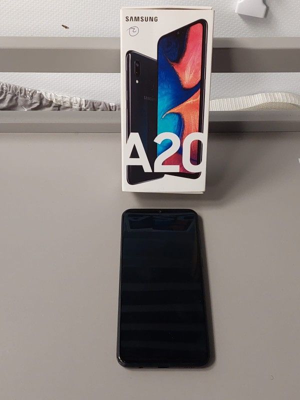 UNLOCKED Metro PCS by T-Mobile Samsung A20 Phone Scratch Free Like NEW