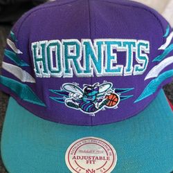 Charlotte Hornets Mitchell & Ness Classic Snapback