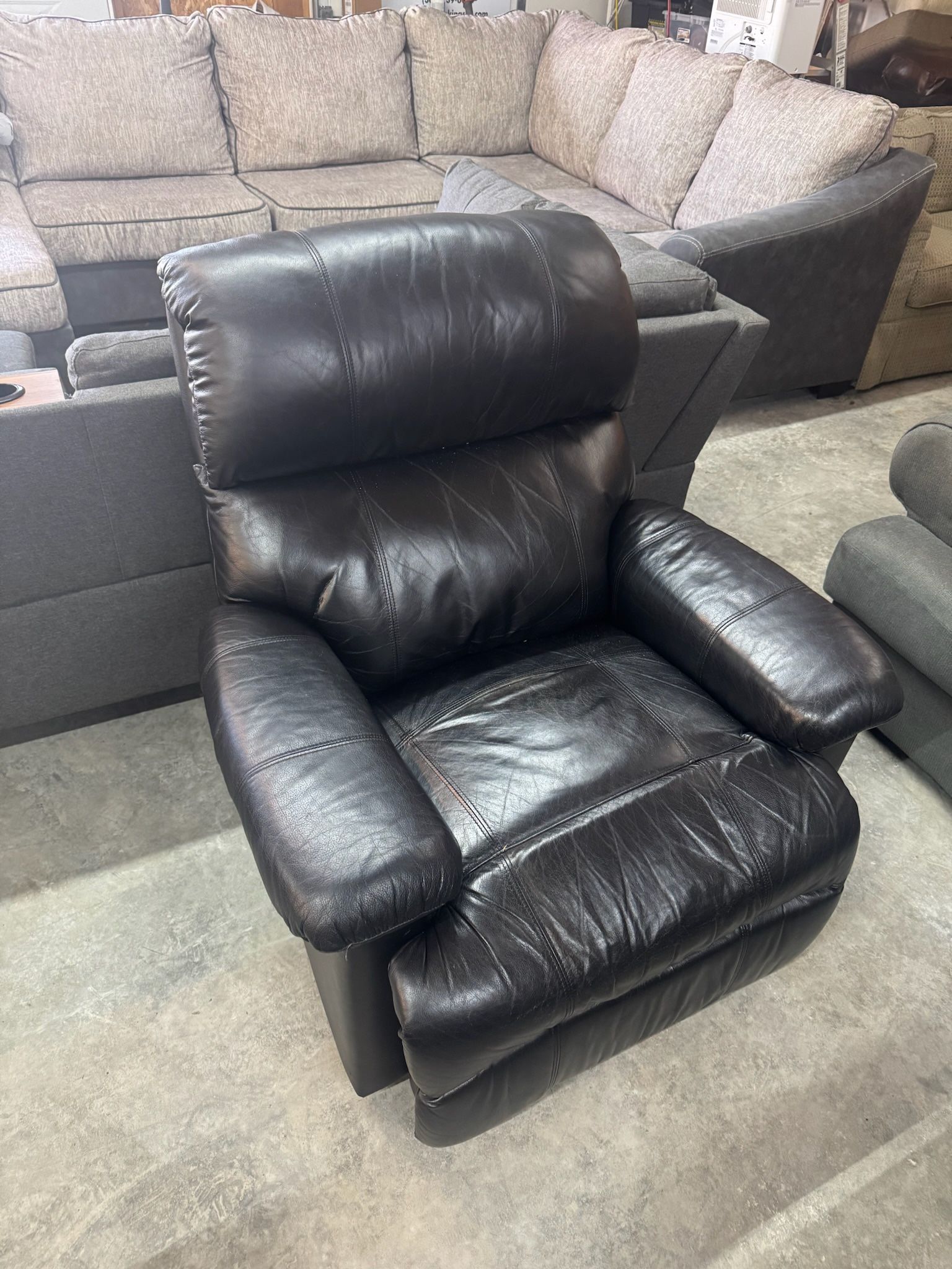 Reclining Chair (WE DELIVER)