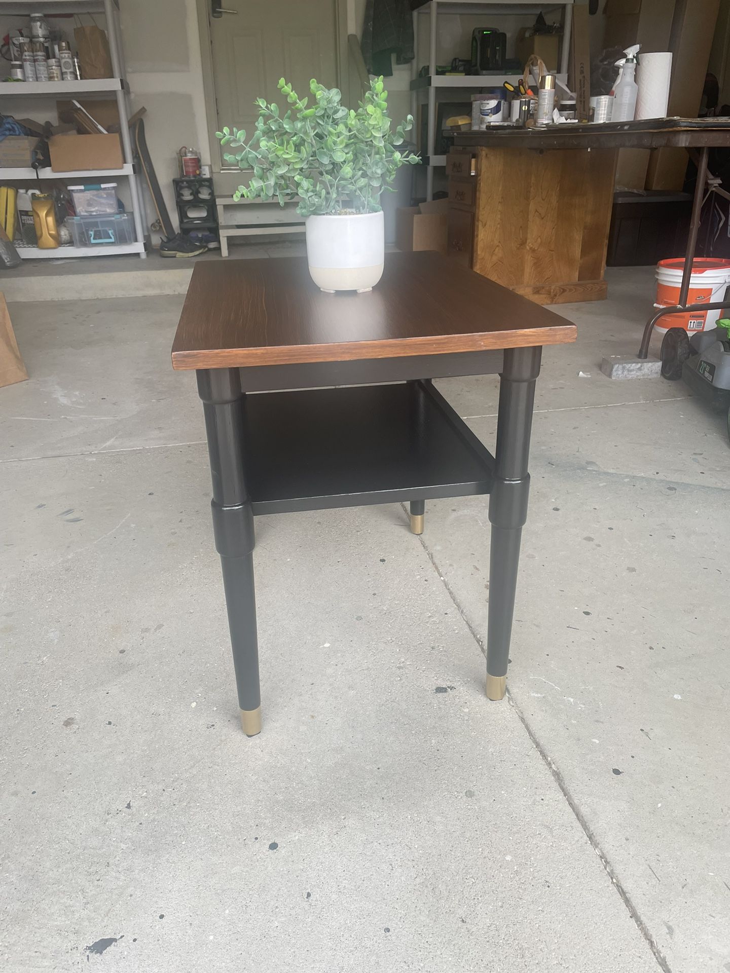 Refinished Drexel Mid century modern end table. cute mcm table. Black/walnut side table