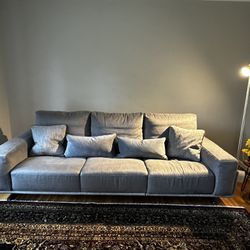 Italian Couch in Excellent condition