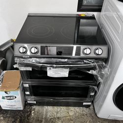 SAMSUNG ELECTRIC 30” STOVE