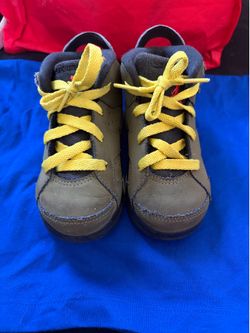 Travis Scott’s retro 6s toddler size 8c for $80