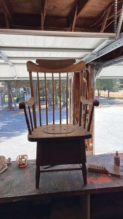 Antique Windsor Armchair with Spindle Back