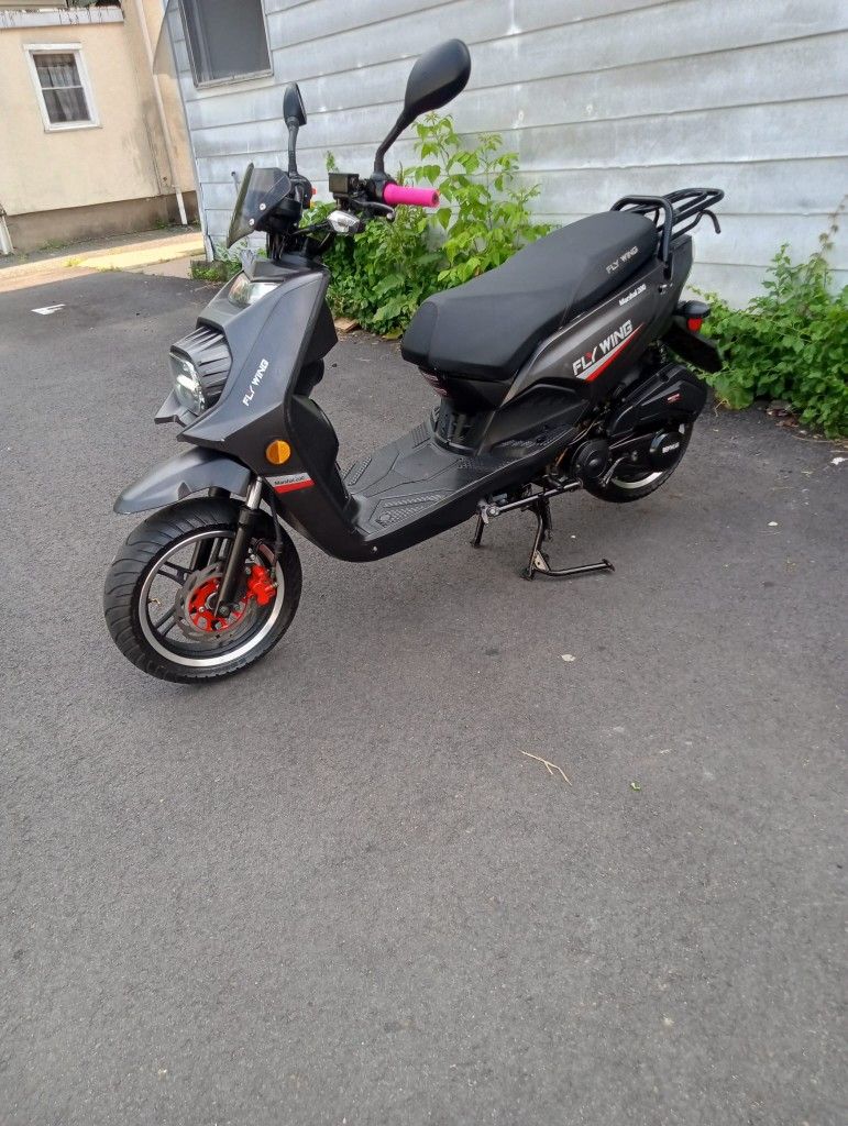 2024 SCOOTER 200 cc RUN GREAT
