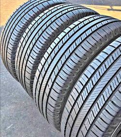 235 55 20 Michelin Tires Con 80% de Vida Las 4