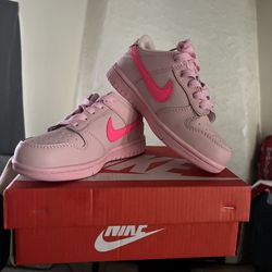 Kids pink dunks