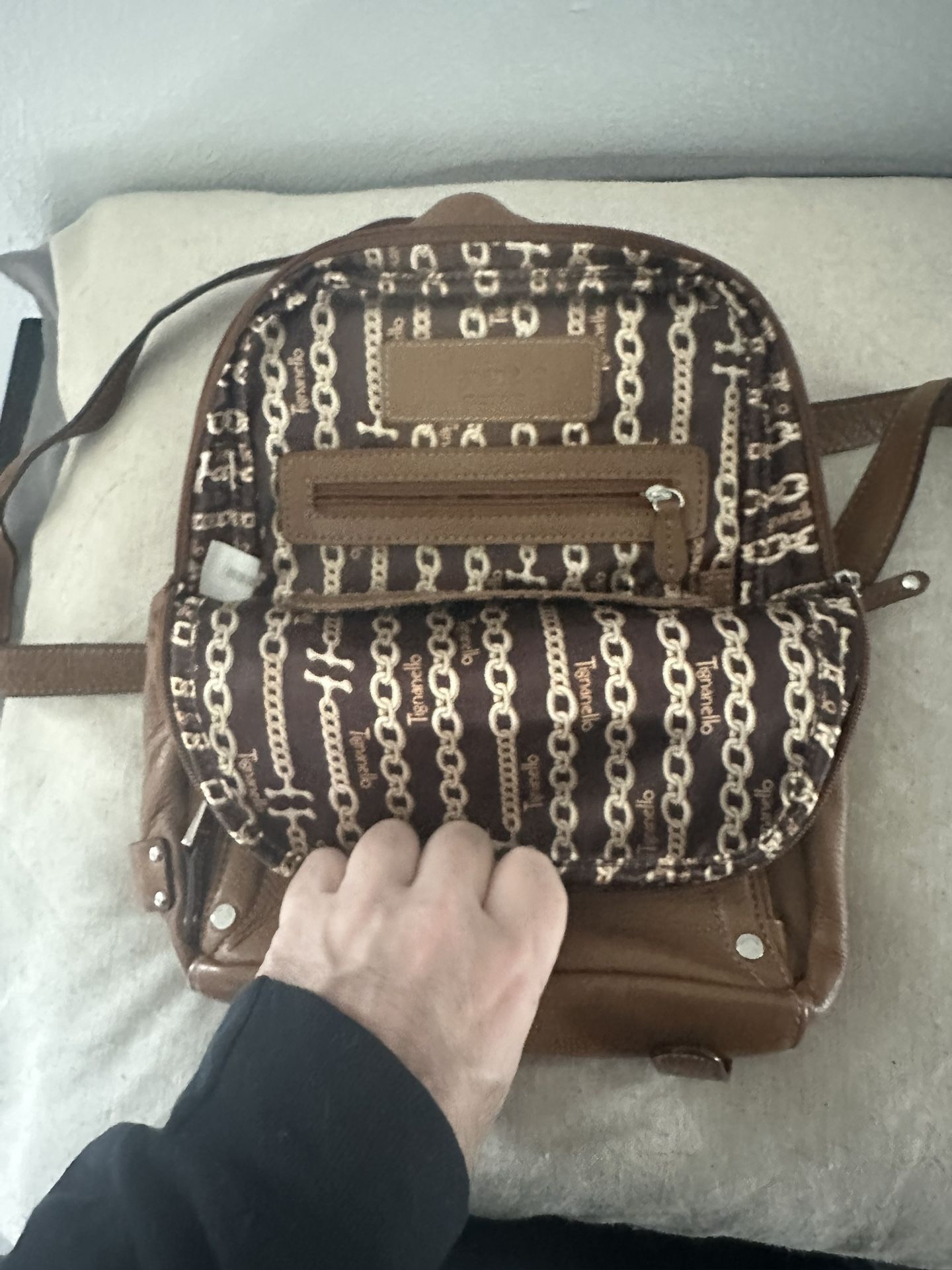 Genuine Leather Convertible Backpack for Women VERSATILITY UNLEASHED – Seamlessly convertible backpack to tote shoulder or crossbody bag, offering ad