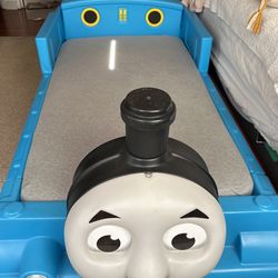 Tomas Bed