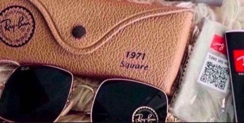 Woman Ray-Ban