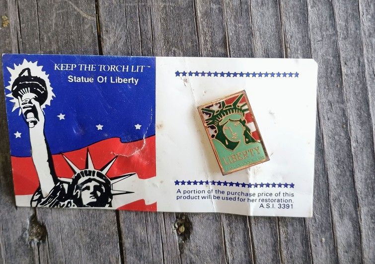 VINTAGE RARE 1986 Statue of Liberty Centennial (1886-1986) Lapel/Hat Pin