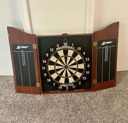 Dartboard in Cabinet