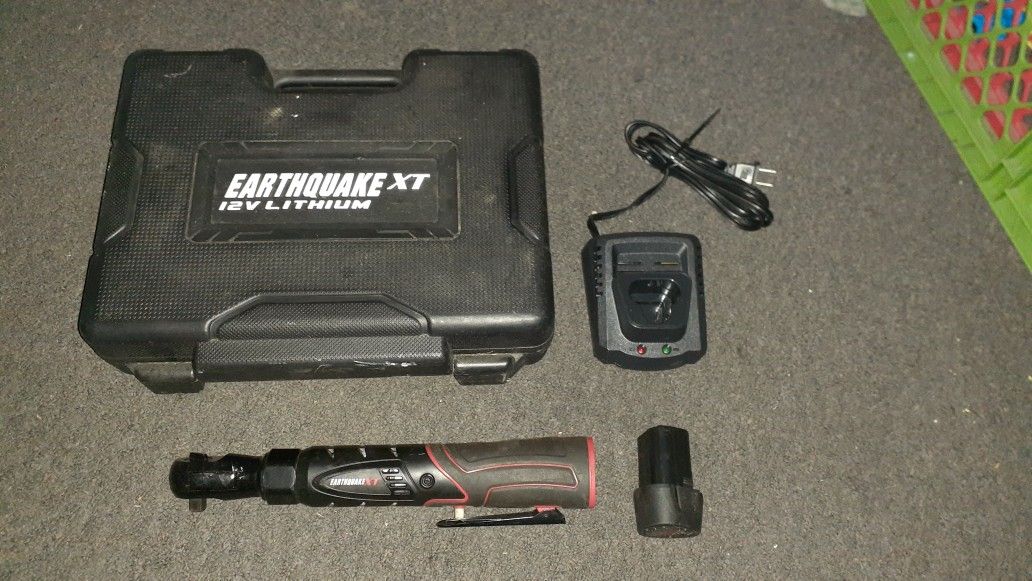 Earthquake XT Impact Wrench 3/8 for Sale in Madera, CA - OfferUp