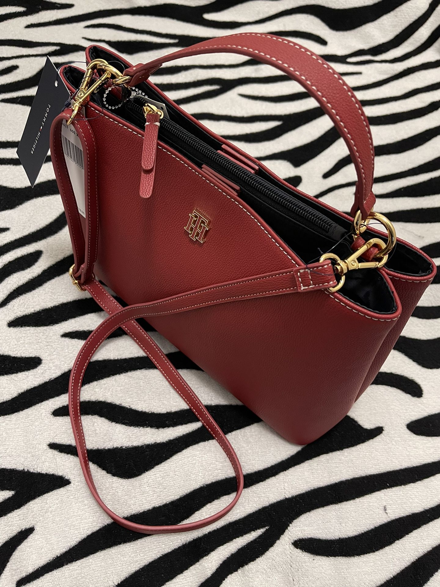 New Handbag For Women (Tommy Hilfiger )