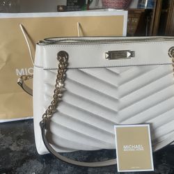 Everybody Loves A Bag