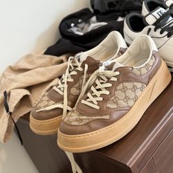 Authentic Gucci men Sneakers size 11