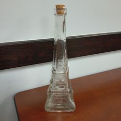 Vintage Glass Decanter Effil Tower great condition