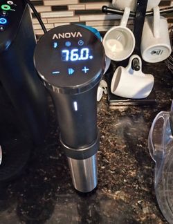 Anova precision cooker 3.0 and container
