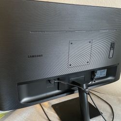 Samsung 32” Computer Monitor 