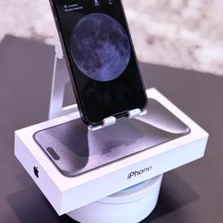 iPhone 15 Pro Max 1TB  Like New • Never Dropped