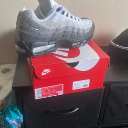 Nike Air Max 95 **sz11 BRAND NEW**