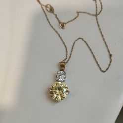 Gold Necklace With Beautiful Pendant