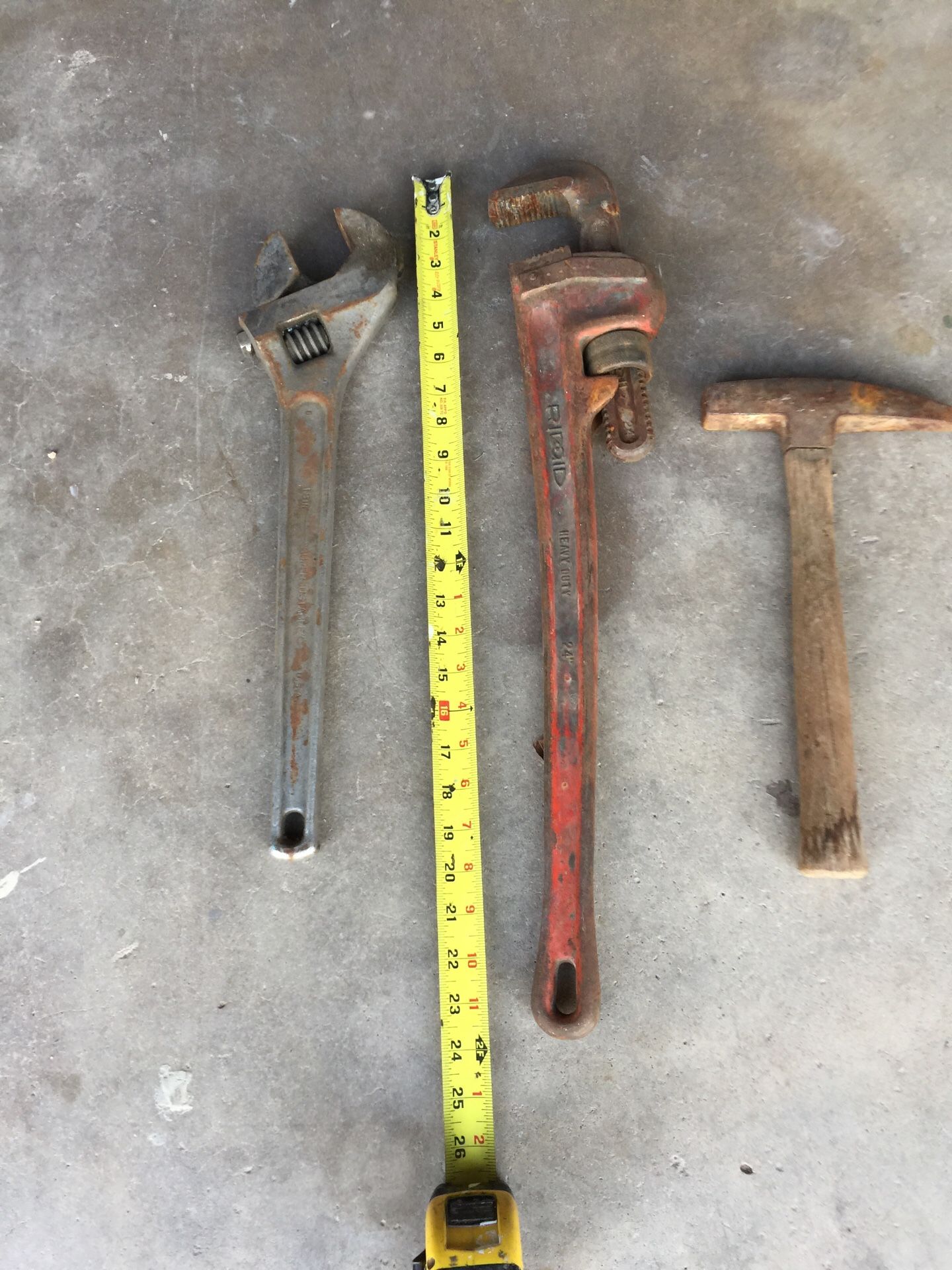 Crescent wrench Pipe wrench hammer